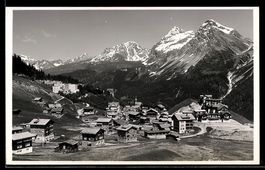 Foto-AK Arosa, Ortsansicht mit Bergen