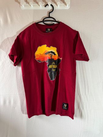 Rotes Afrika T-Shirt Gr. M