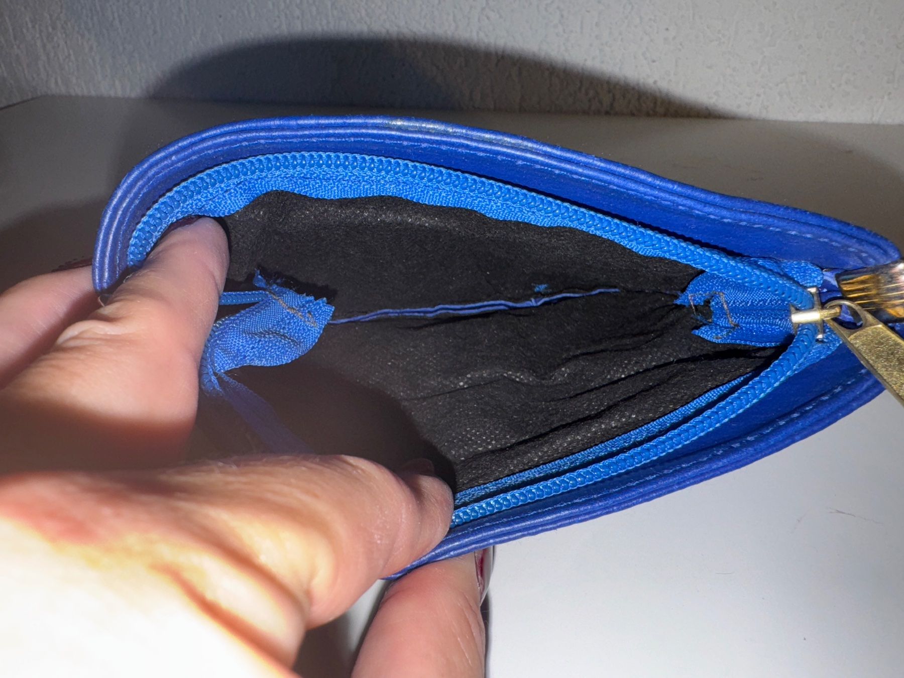 Borse da donna: Kleine blaue Tasche – Usato da Grosswangen venduto da shoes.bags.and.co 4