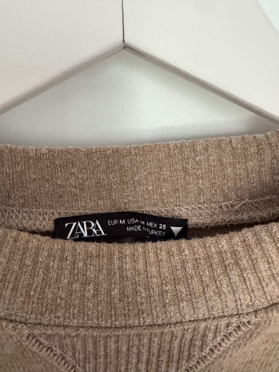 Zara Lotti di vestiti: Zara Strickset Pullover & Rock (S/M)  – Usato da Triesen venduto da antonellaaa_ 4