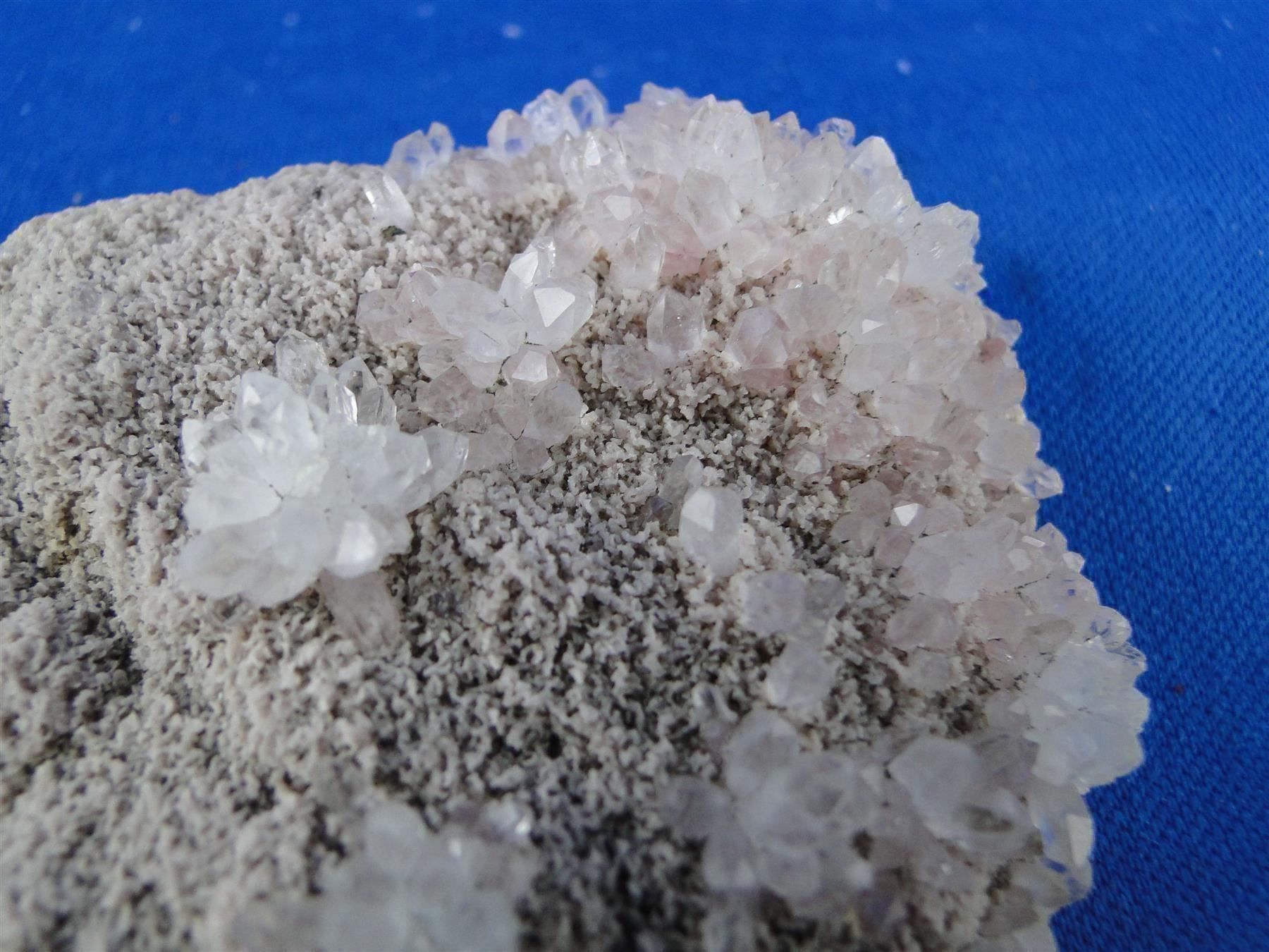 Minerali & Pietre curative: Quartz auf Rhodochrosit – Usato da Schinznach Bad venduto da Demerald 1