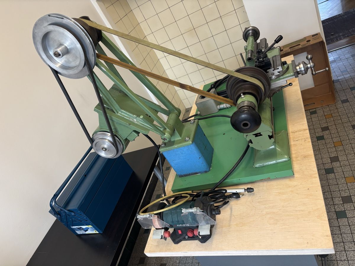Tutte le macchine: Tour à métaux de précision avec accessoires état usagé – Usato da La Chaux-de-Fonds venduto da jrvibe 2