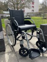 Rollstuhl + Rollstuhl-Sitzkissen mit Inkontinenzbezug