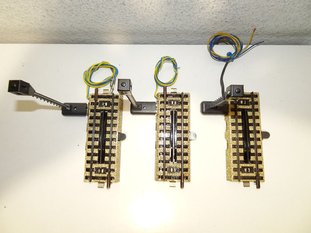 4 Märklin M-Gleis Entkuppler Mit Lichtmast HO 5112 / 5113 (Gebraucht