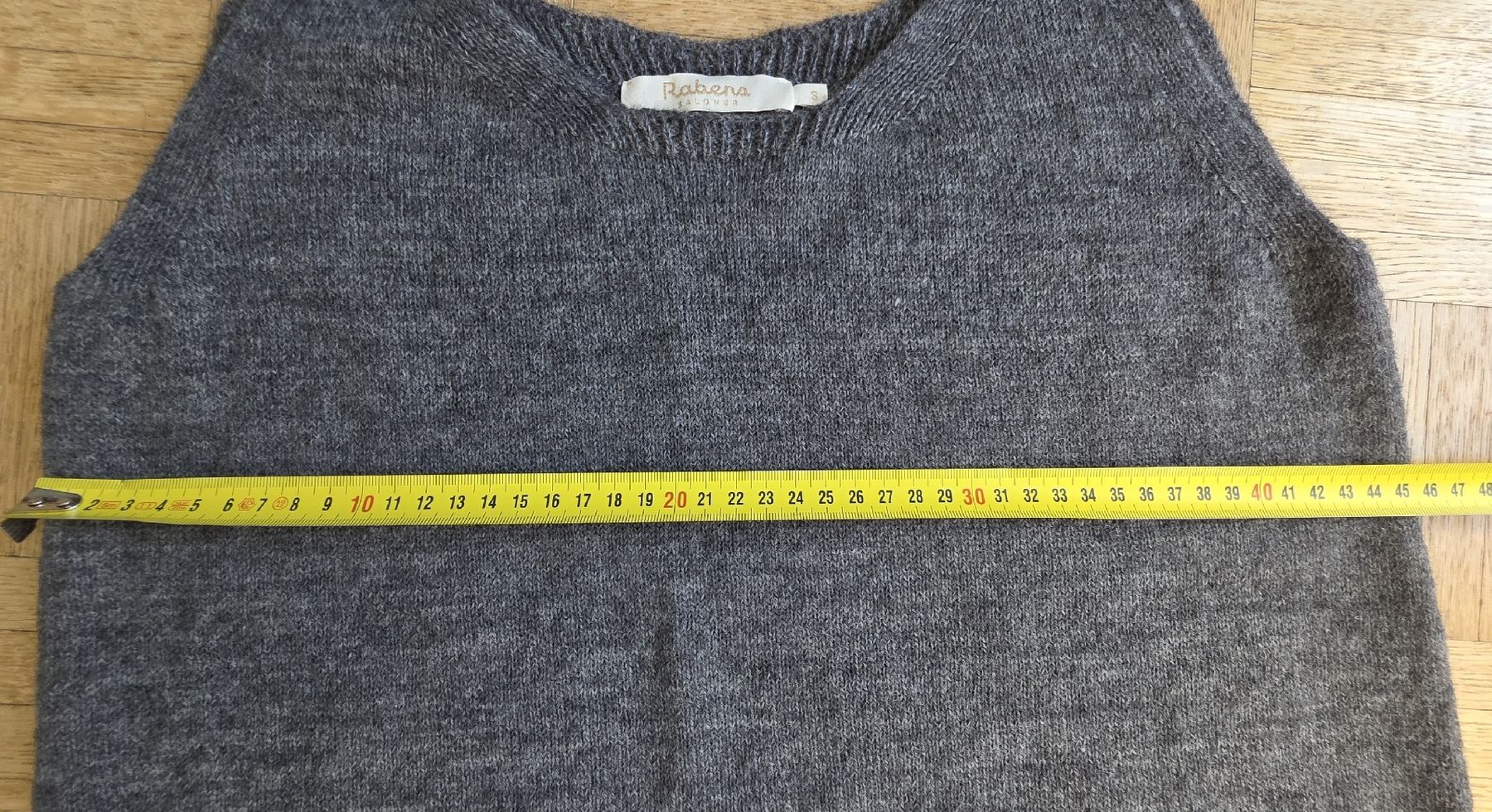 Top: Débardeur /Top laine gris taille S – Usato da Yverdon-les-Bains venduto da van_dq65 5