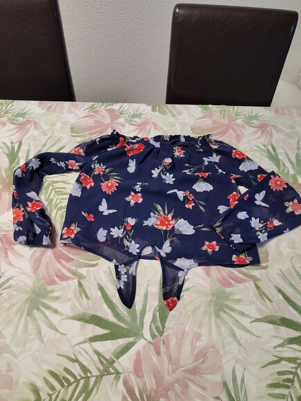Camicette, T-shirt & Top: Bluse Gr. 146/152 – Usato da Brüttisellen venduto da kikaninchen79