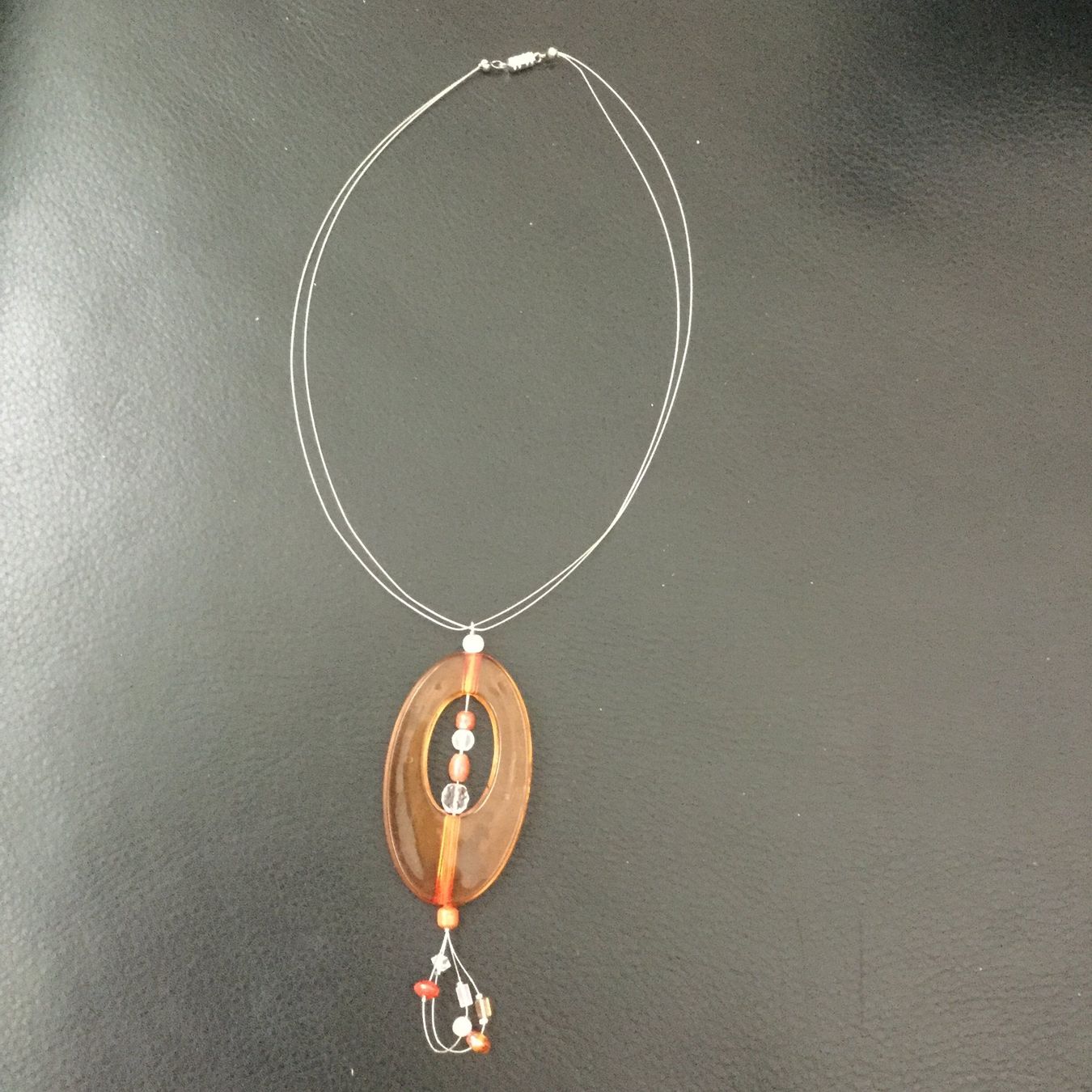 Ketten: Collier artisanal Perle orange plexi & perles de verres – Gebraucht aus Agiez von chouchanelle 6