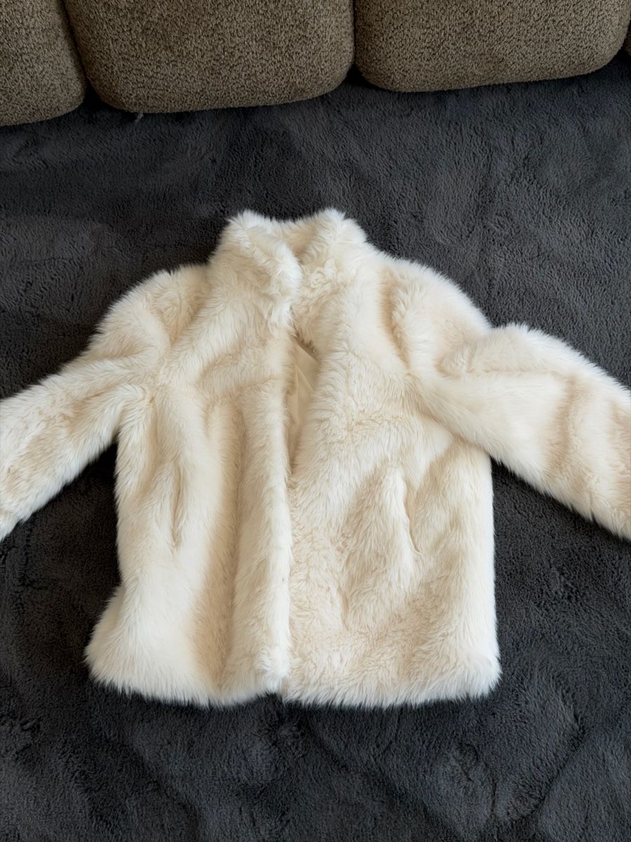 Giacche: Damen Kunstfell Jacke Creme Groesse M – Usato da Thun venduto da joel.doelii 1