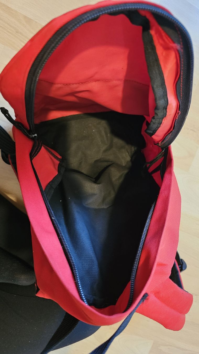 O'Neill Rucksäcke: Roter O'Neill Rucksack – Gebraucht aus Suberg von nat_qvg5 2