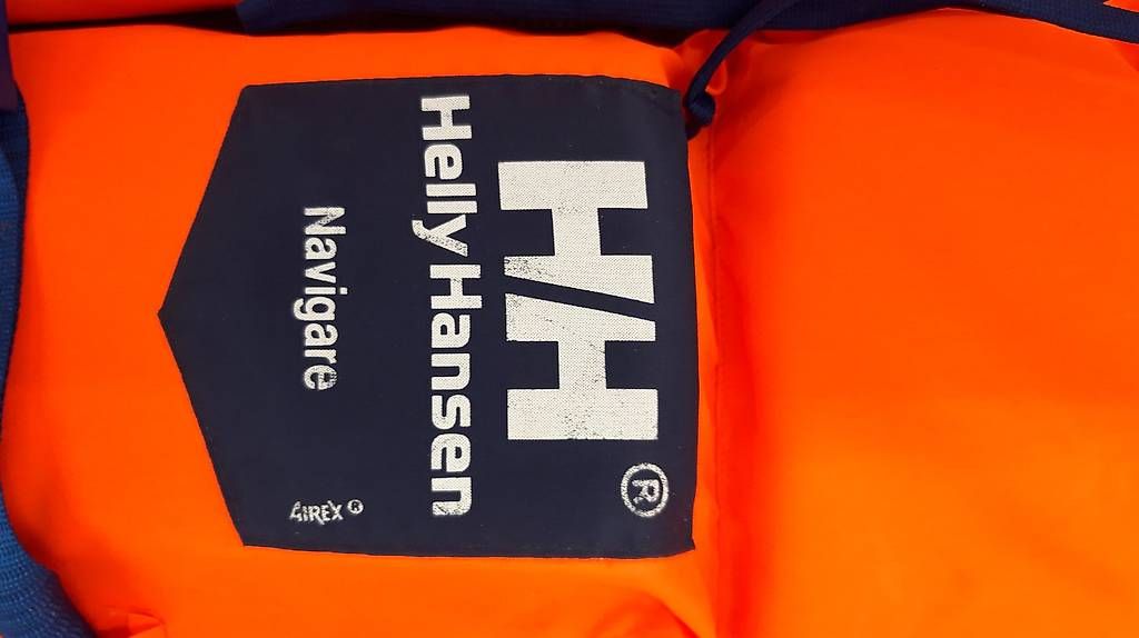 Schwimmwesten: HELLY HANSEN Feststoff-Rettungsweste – Gebraucht aus Malters von wobbler2015 1