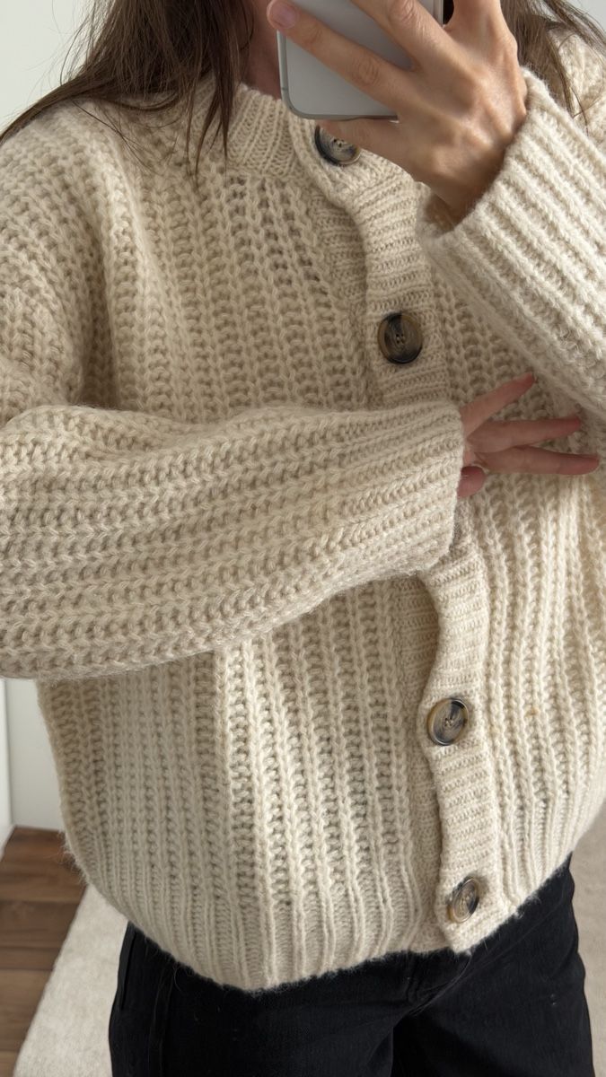 H&M Maglioni & Felpe: H&M Premium wool cardigan – Nuovo (secondo la descrizione) da Paradiso venduto da viorea 5