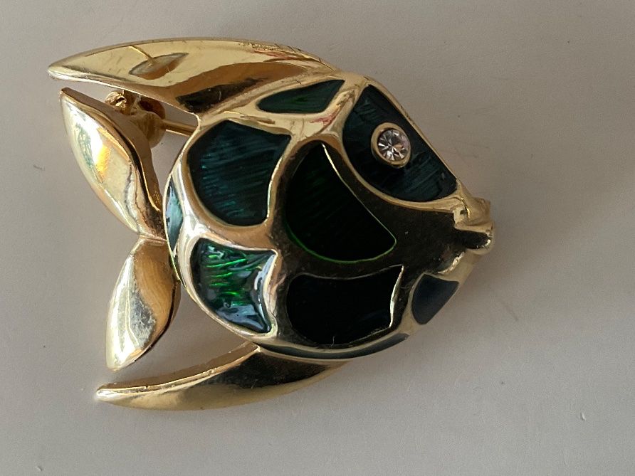 Broches & Aiguilles: Brosche Fisch emaillert – D'occasion à Scuol par Lotus2020