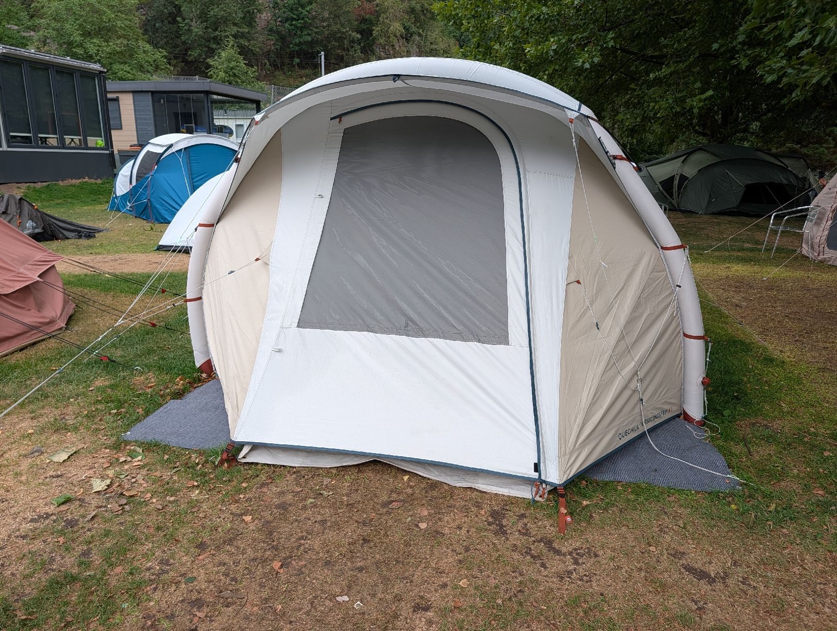 Decathlon Tende : Quechua Airseconds 4.1 fresh&black – Usato da Heiligkreuz (Mels) venduto da stolzesbuebemami 2