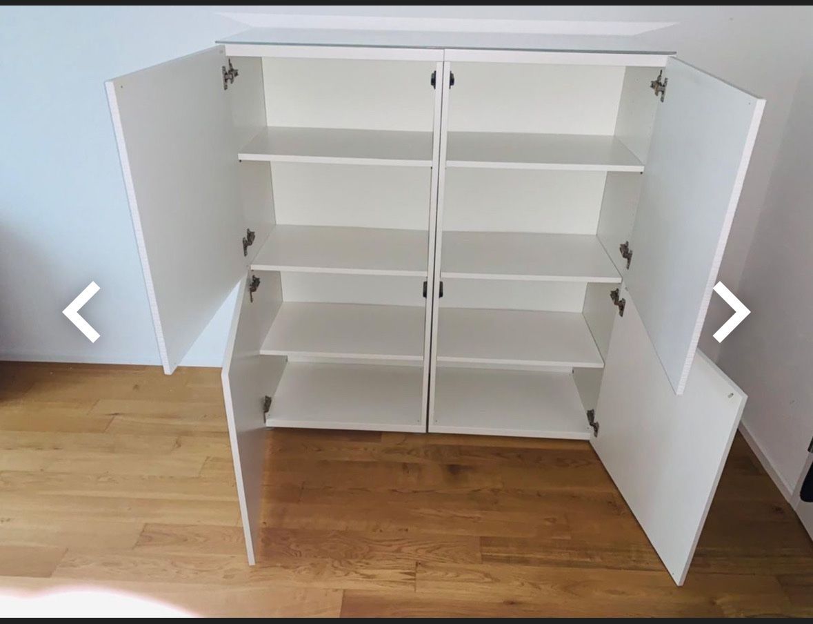 Ikea Cassettiere: Besta Möbel mit Laxviken Türen und Glasabdeckung – Usato da Zürich venduto da Cosmo_zh 1