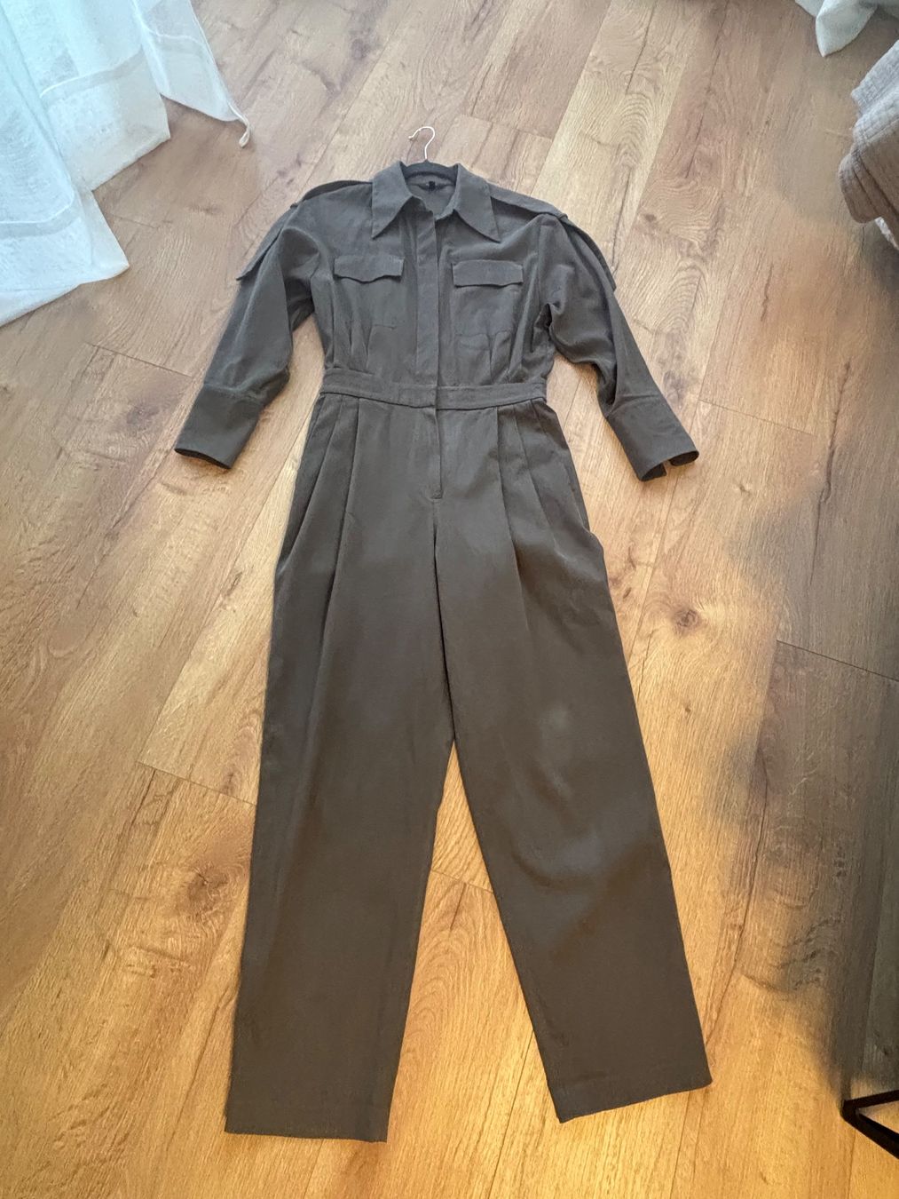 Massimo Dutti Tute: Massimo Dutti Jumpsuit – Usato da St. Margrethen SG venduto da dijanaO 2