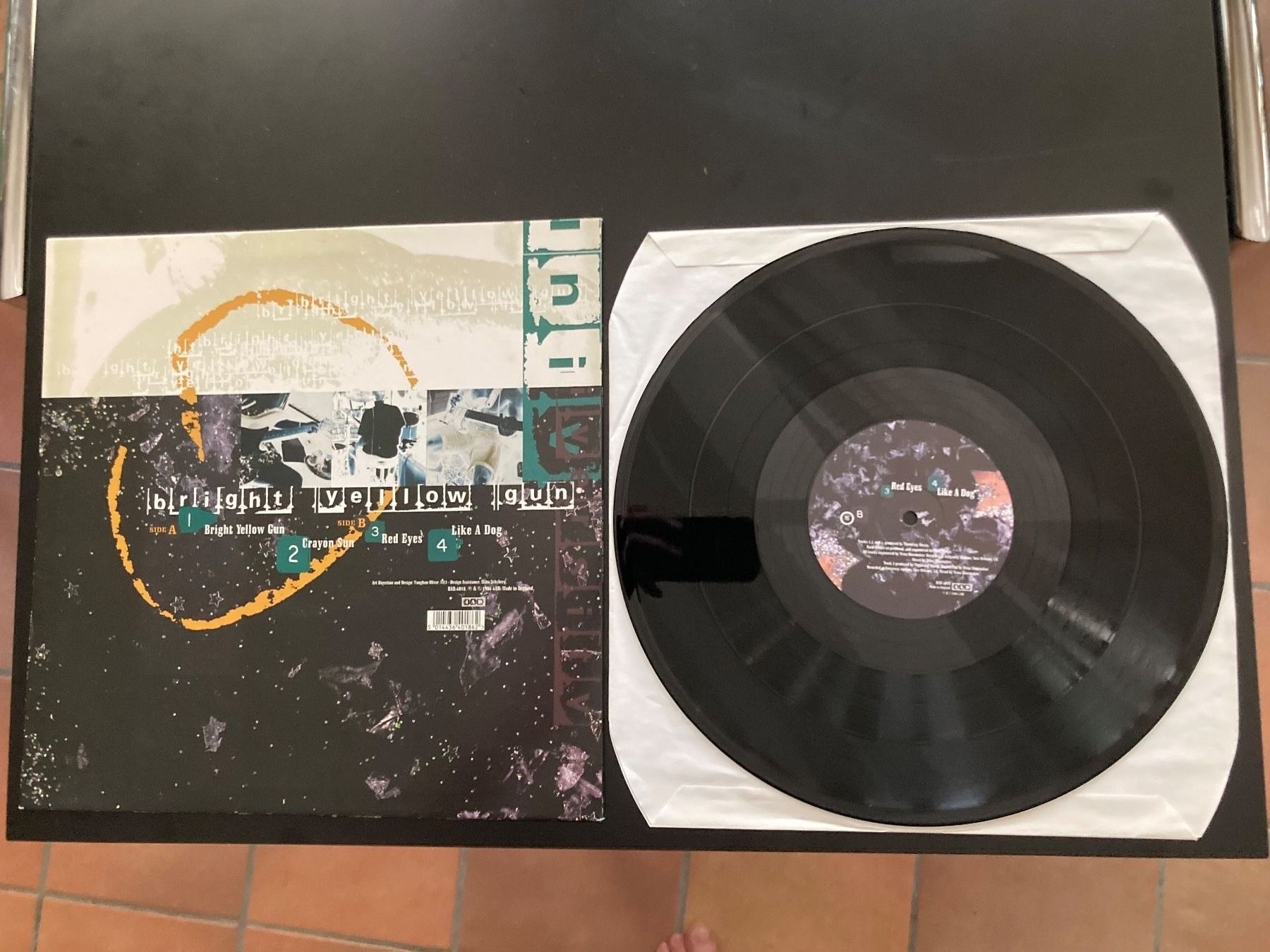 Vinyles: Throwing Muses - Bright Yellow Gun (12") – D'occasion à Fribourg par Karushi 1