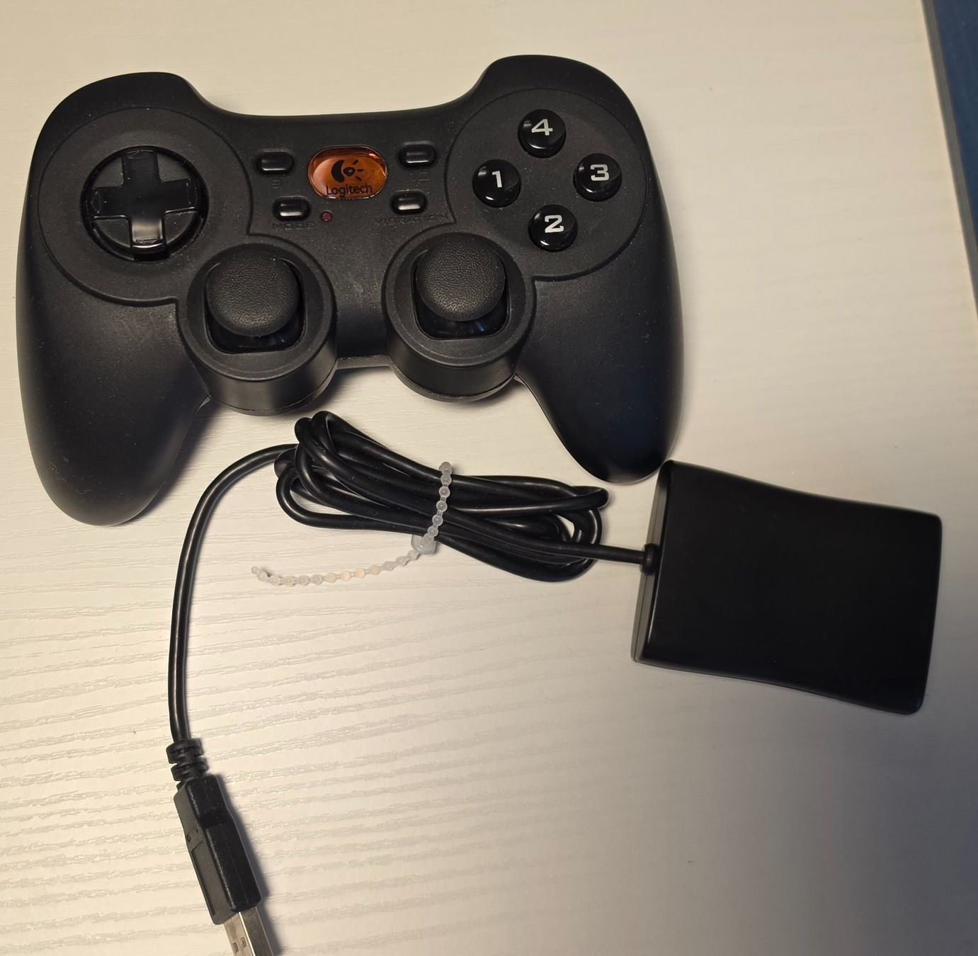 Logitech Manettes: Logitech Cordless Rumblepad 2 Wireless Controller – D'occasion à Bassersdorf par ciao555