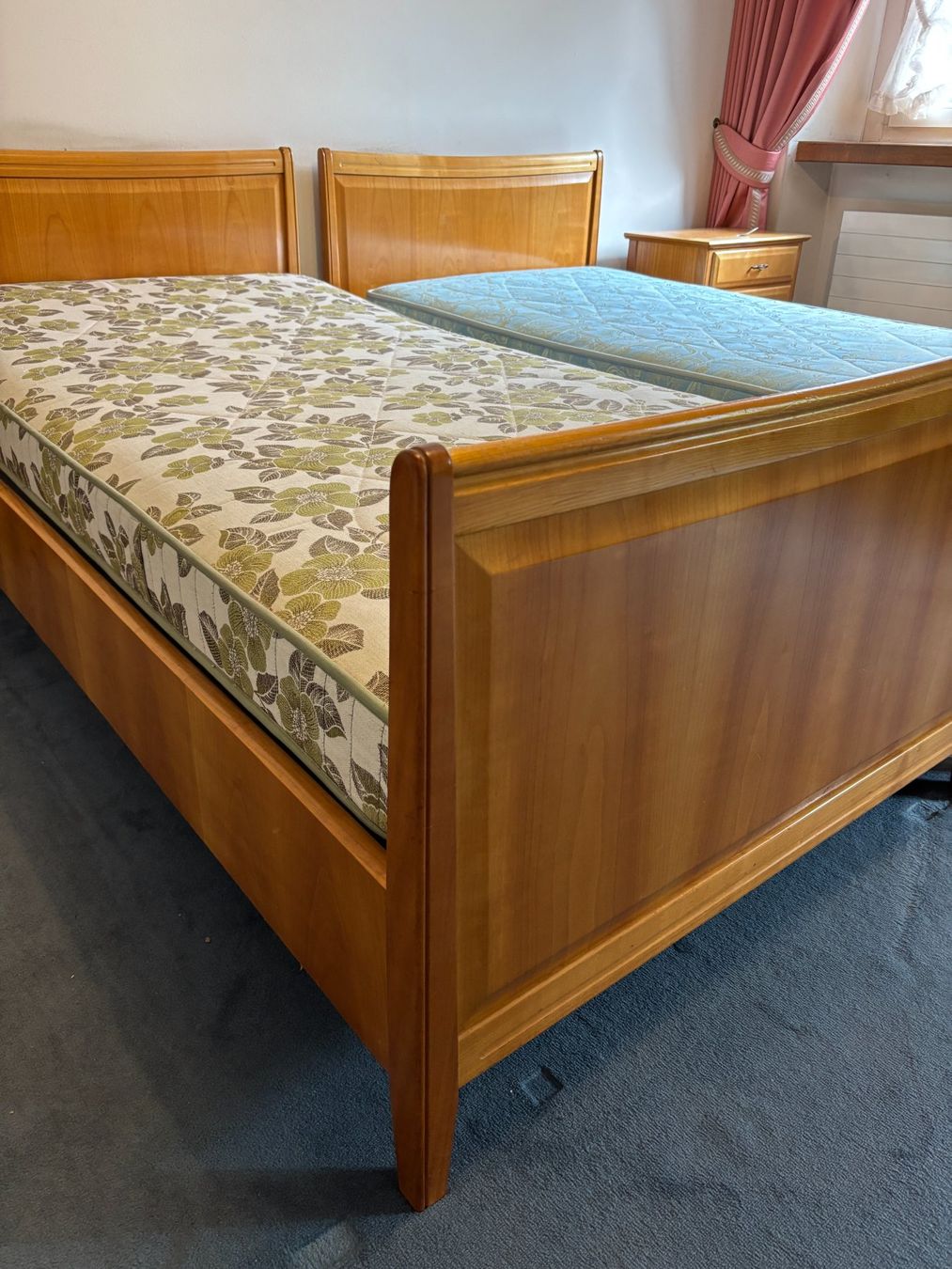Letti: Bett aus Holz mit Lattenrost. – Usato da Berlingen venduto da Kulls 1