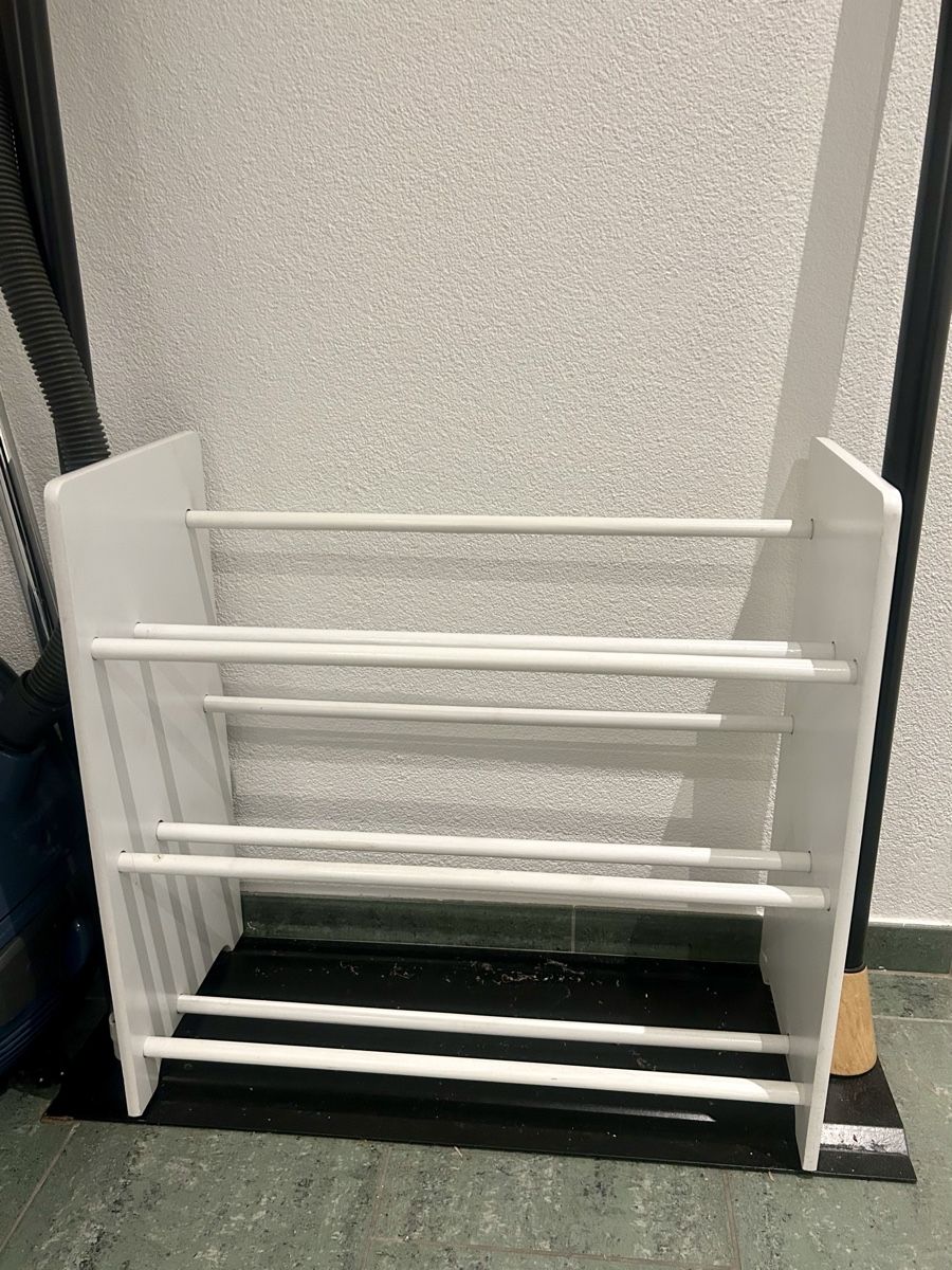 Guardaroba: [GUT & GÜNSTIG]: Garderobe mit Schuhständer – Usato da Arni AG venduto da CreaFlex 1