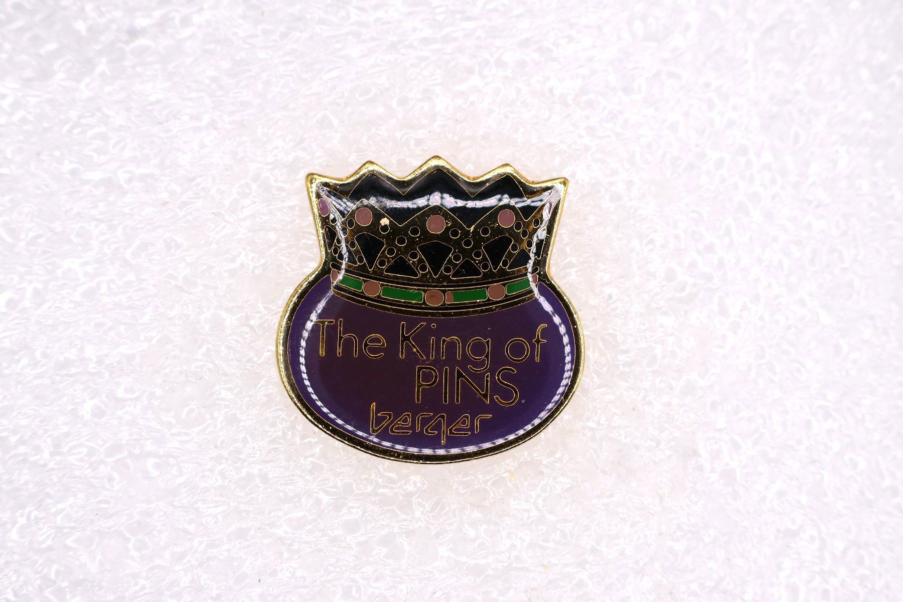 Placchette & Badge: The King of PIN'S – Usato da Winterthur venduto da Sammleroase