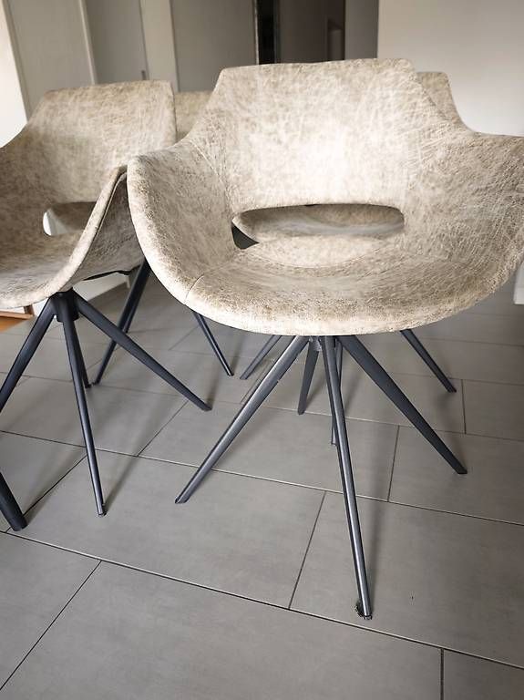Stühle: stuhlset 4+1 barhocker stühlset – Gebraucht aus Chur von Edina1994 2