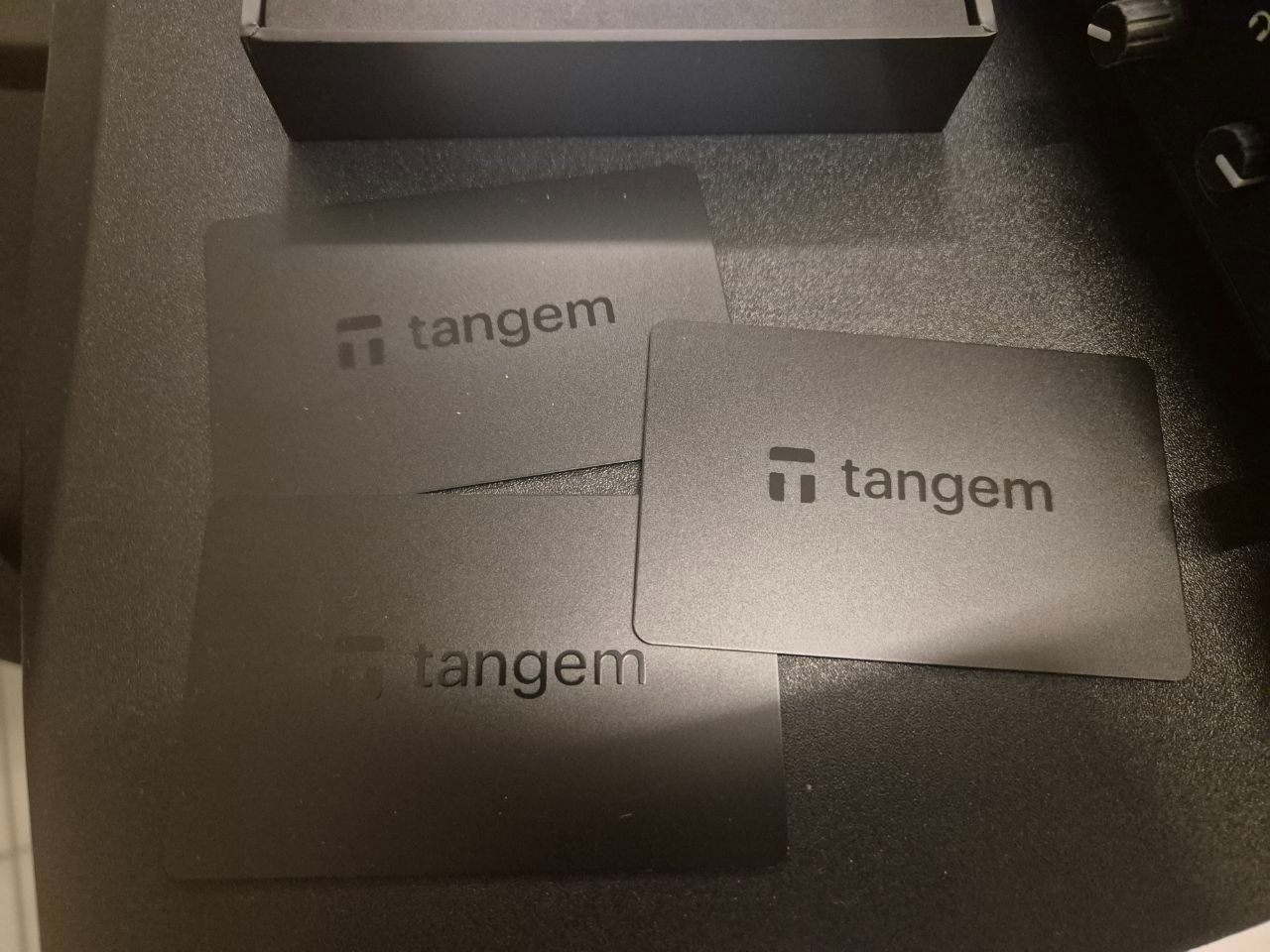 Coin Miner: Neues Tangem Crypto Hardware Wallet 3 Karten Set – Usato da Volketswil venduto da CinziaVolki 1