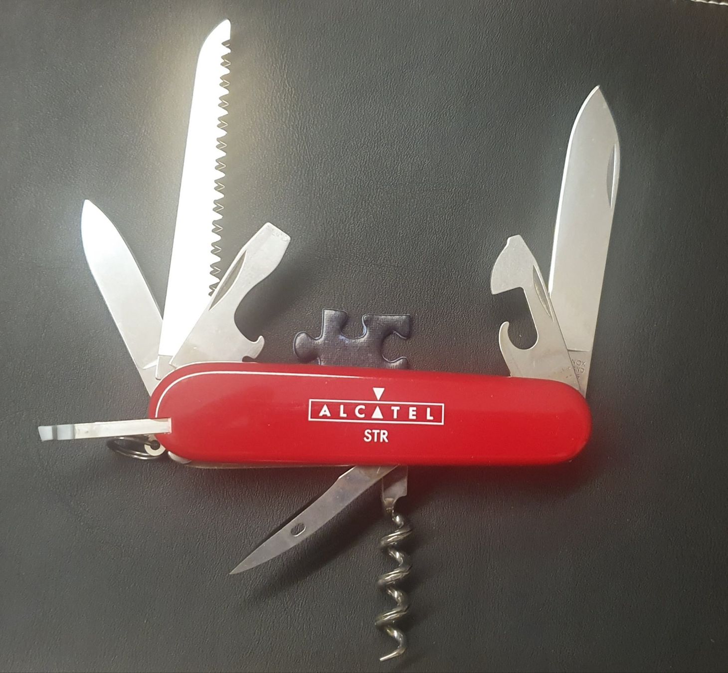 Victorinox Taschenmesser: 3 Victorinox/Wenger Sackmesser mit Logo – Gebraucht aus Härkingen von MarianneSi 2