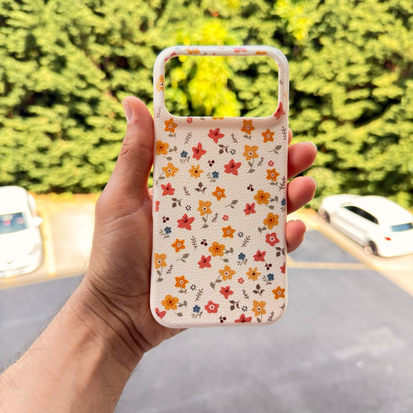 Apple Cover & Protezioni schermo: Coque iPhone 17 Pro Max motif floral blanc – Nuovo e nell'imballaggio originale da Thônex venduto da Suisse.Shopping