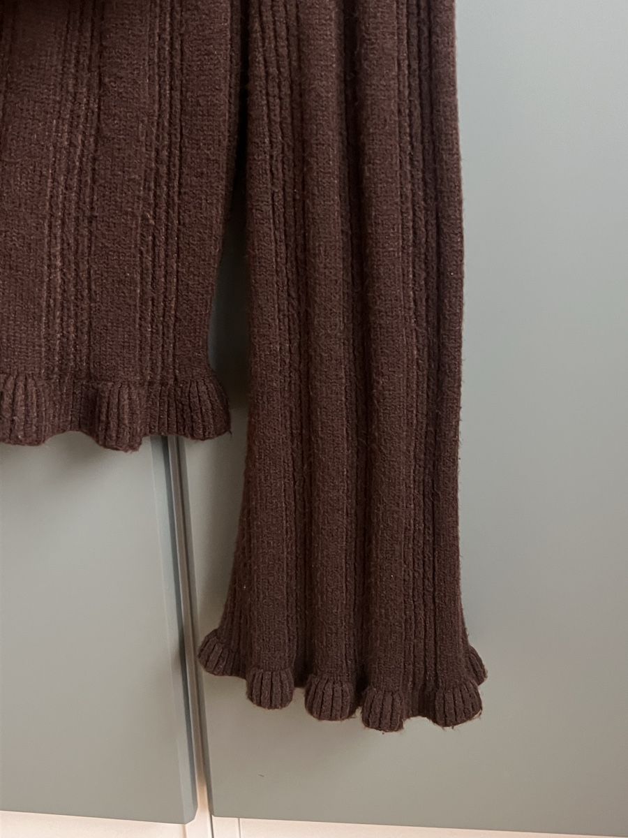 Zara Pullover & Sweatshirts: Braunes Strickjäckli mit Rüschensaum – Gebraucht aus Urdorf von mor_v6cg 1
