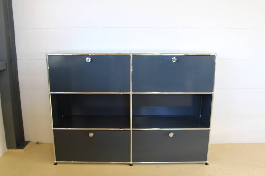 USM Scaffali: USM Sideboard in anthrazitgrau, neuwertig! – Usato da Meinisberg venduto da atelier_TILIJA