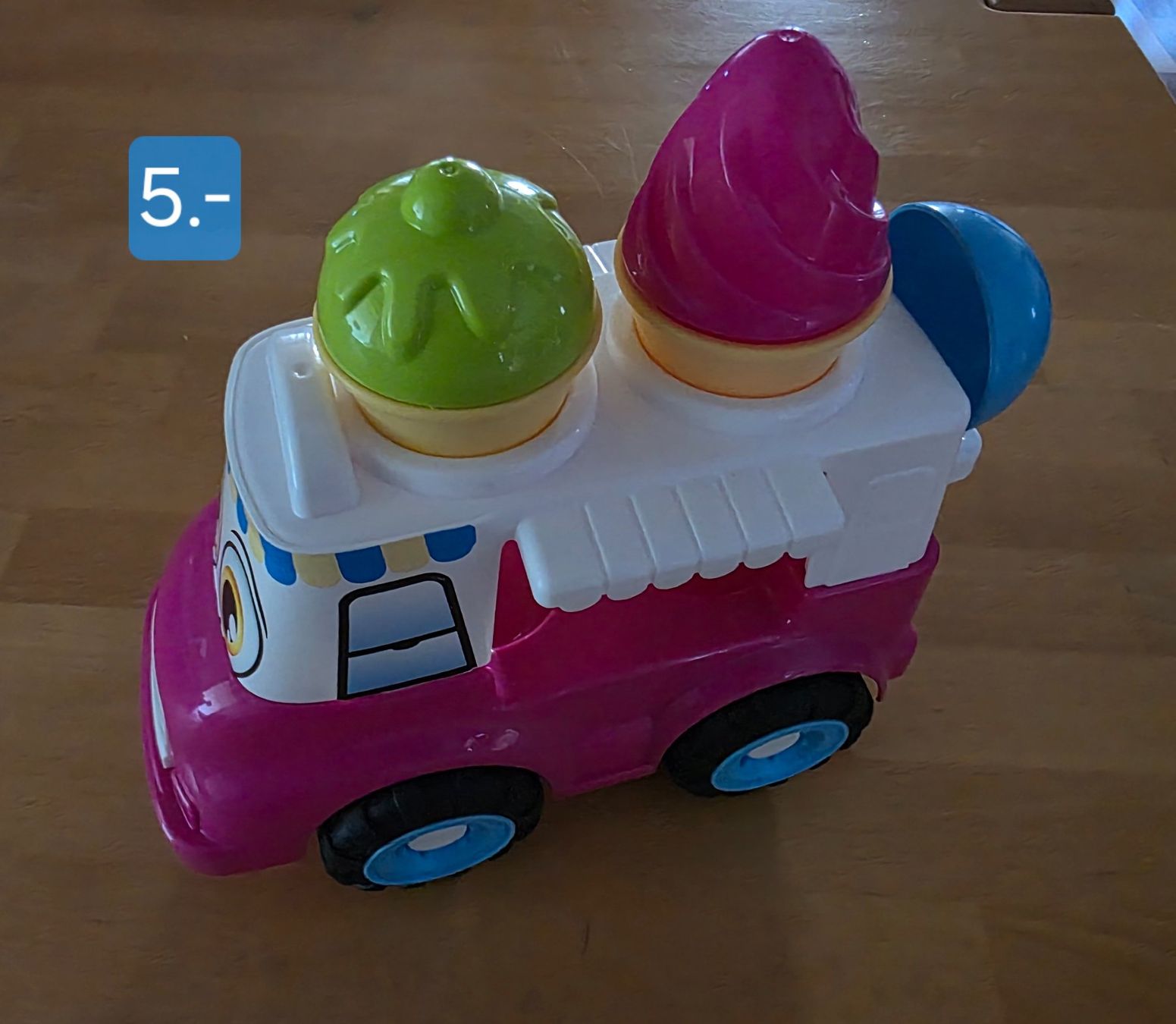 Spielzeuge: Süsses Spielzeugauto Eiswagen 🍦🍦🍦 – Neu (gemäss Beschreibung) aus Kandersteg von nvo_65py