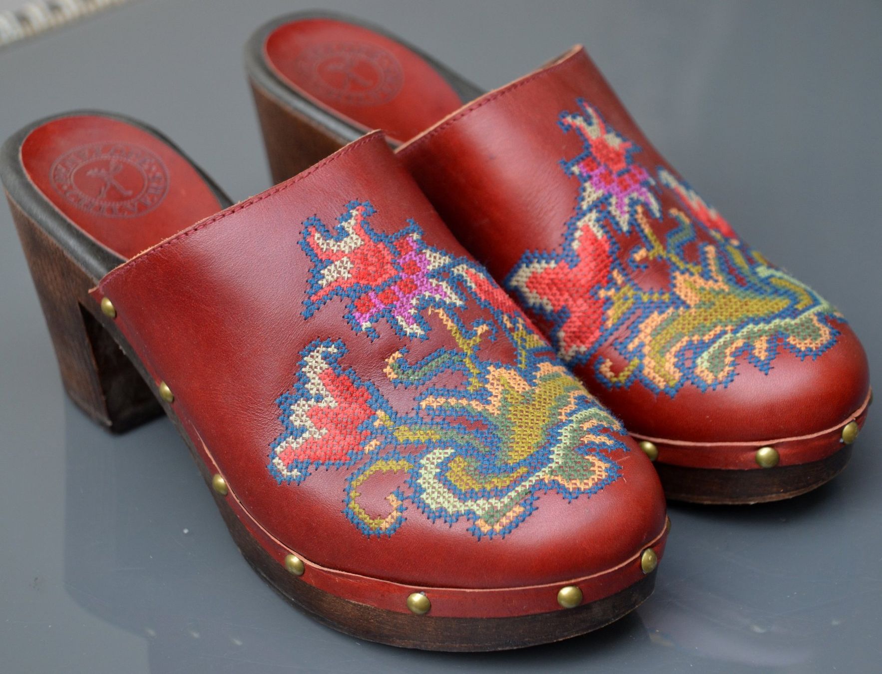 Penelope Chilvers Scarpe da donna: Penelope Chilvers Clogs / Sabot 39 – Nuovo (secondo la descrizione) da Collonges venduto da arashee 2