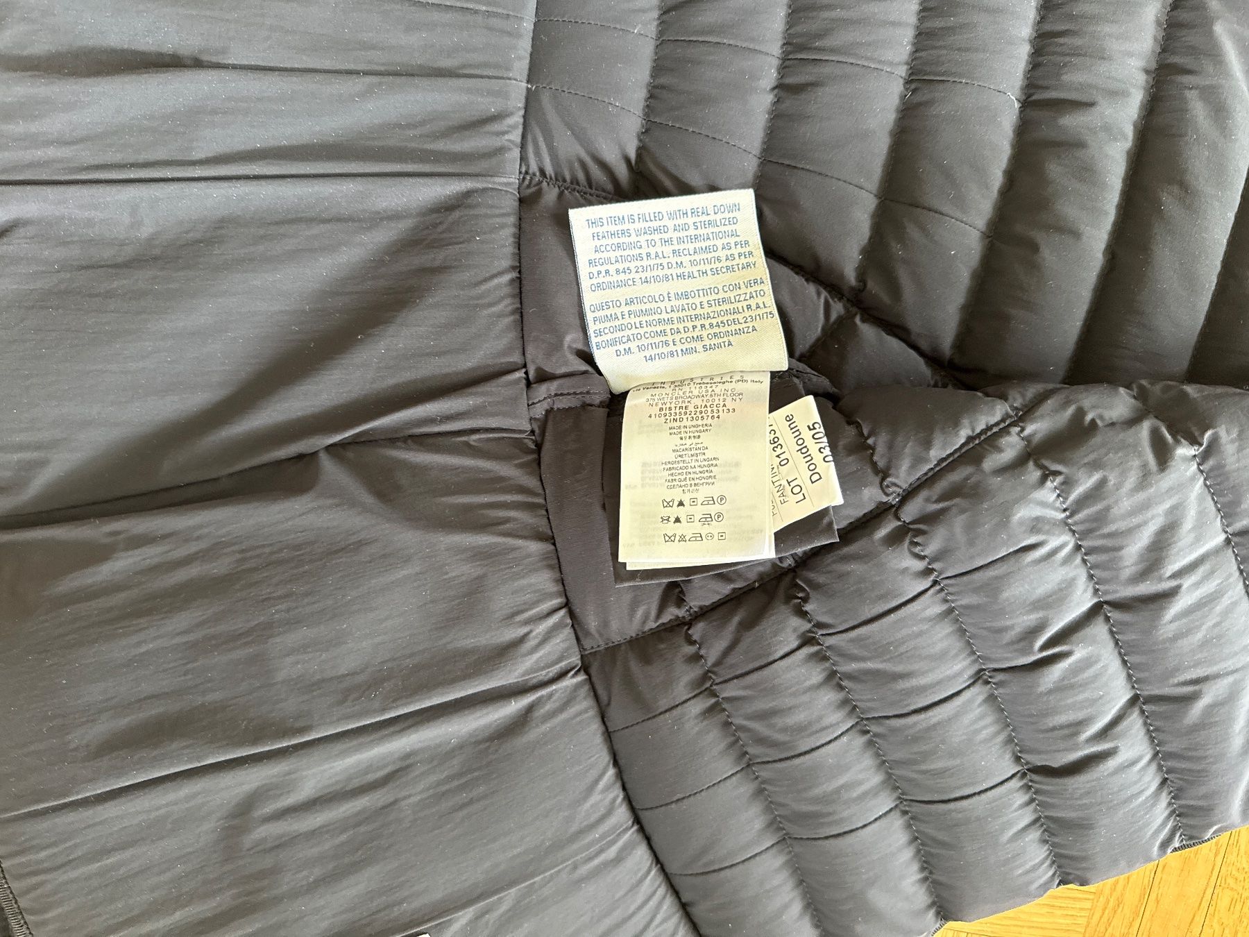 Giacche: Moncler Daunenjacke Gr.3 /M – Usato da Adlikon b. Regensdorf venduto da galaxandy 3