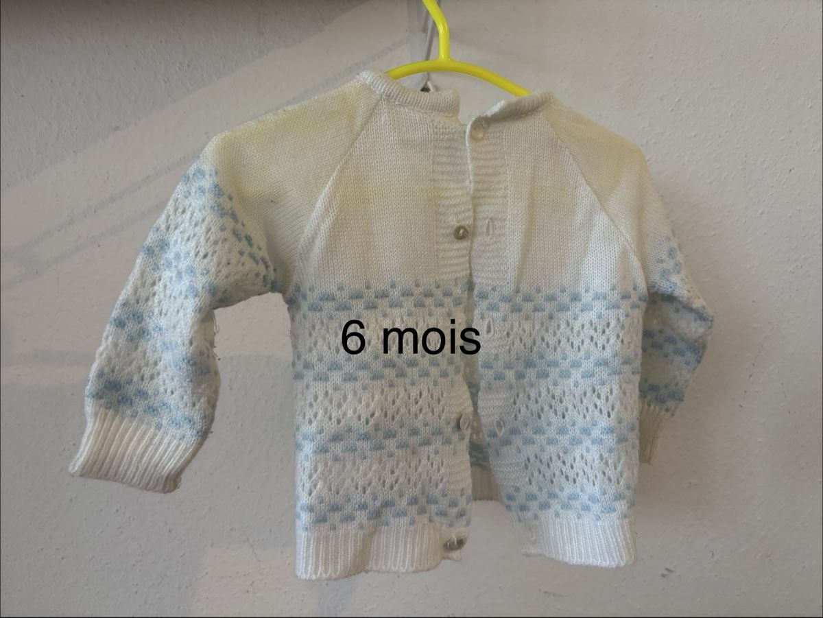 Kleiderpakete & -sets: Lot de 4 pulls 3-6 mois – Gebraucht aus Biel/Bienne von Milenegc