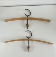 2 Stk. designer Kleiderbügel / Holz, Metall 