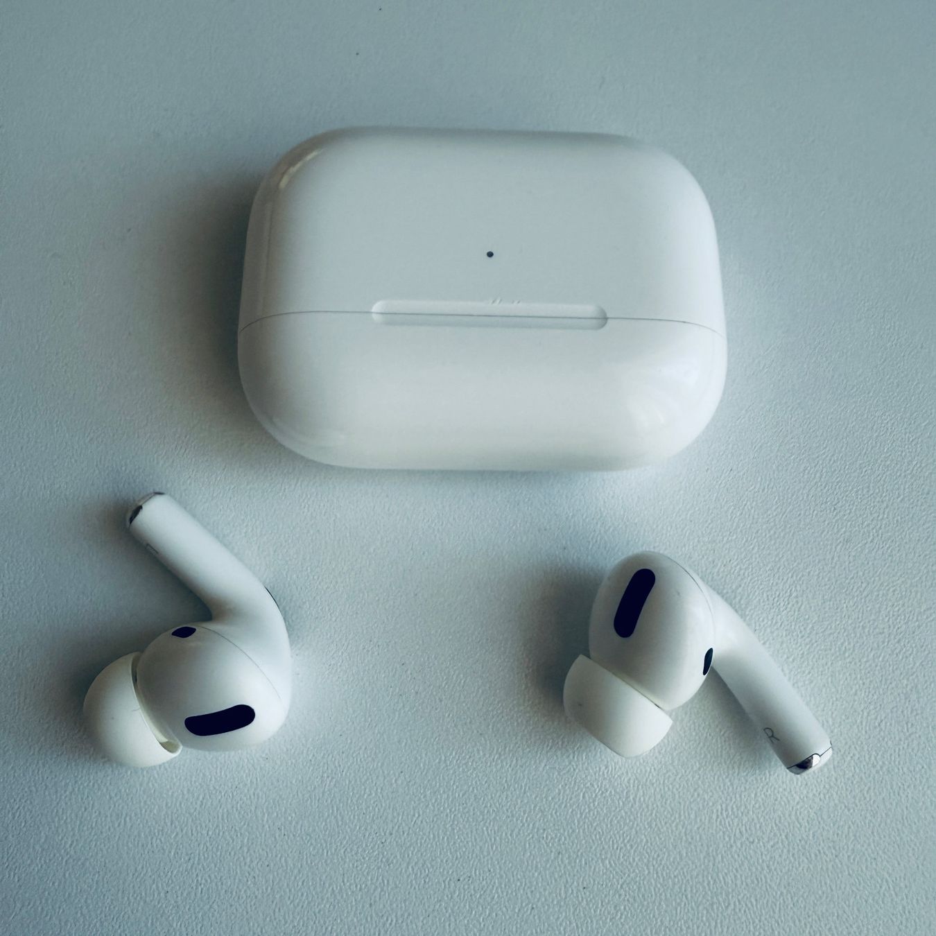 Apple Cuffie: Original Apple AirPods Pro 1 Gen. mit Wireless Case & Kabel – Usato da Basel venduto da MY.AIRPODS.SHOP 5