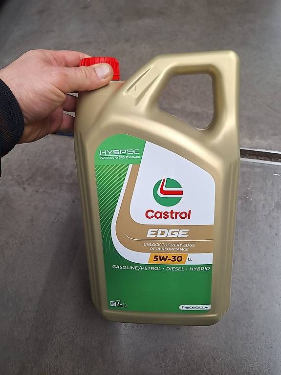 Öl und Additive: Castrol Öl 5W30 LL – Gebraucht aus Koblenz von san_tz6q