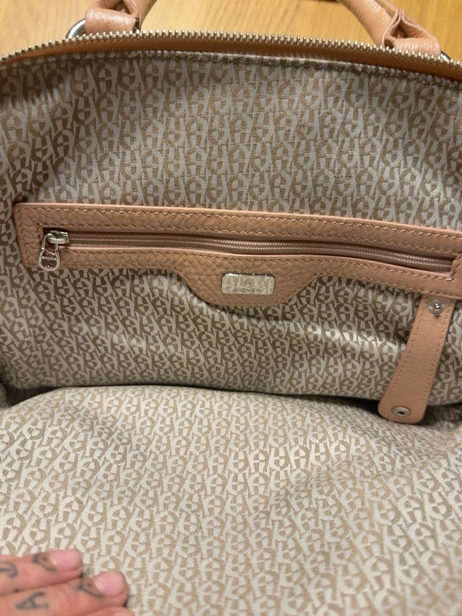 Aigner Taschen für Damen: Aigner EchtLeder Tasche  – Neu und originalverpackt aus Embrach von MercedesINK 2