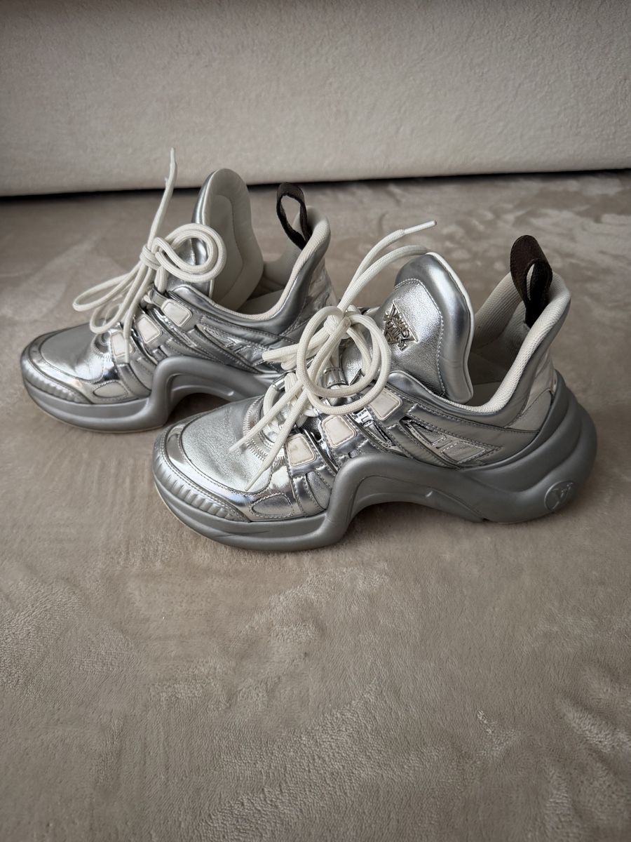 Louis Vuitton Scarpe da donna: Louis Vuitton Archlight Sneaker Silber Grösse 36 – Usato da Gockhausen venduto da Lauvja 1