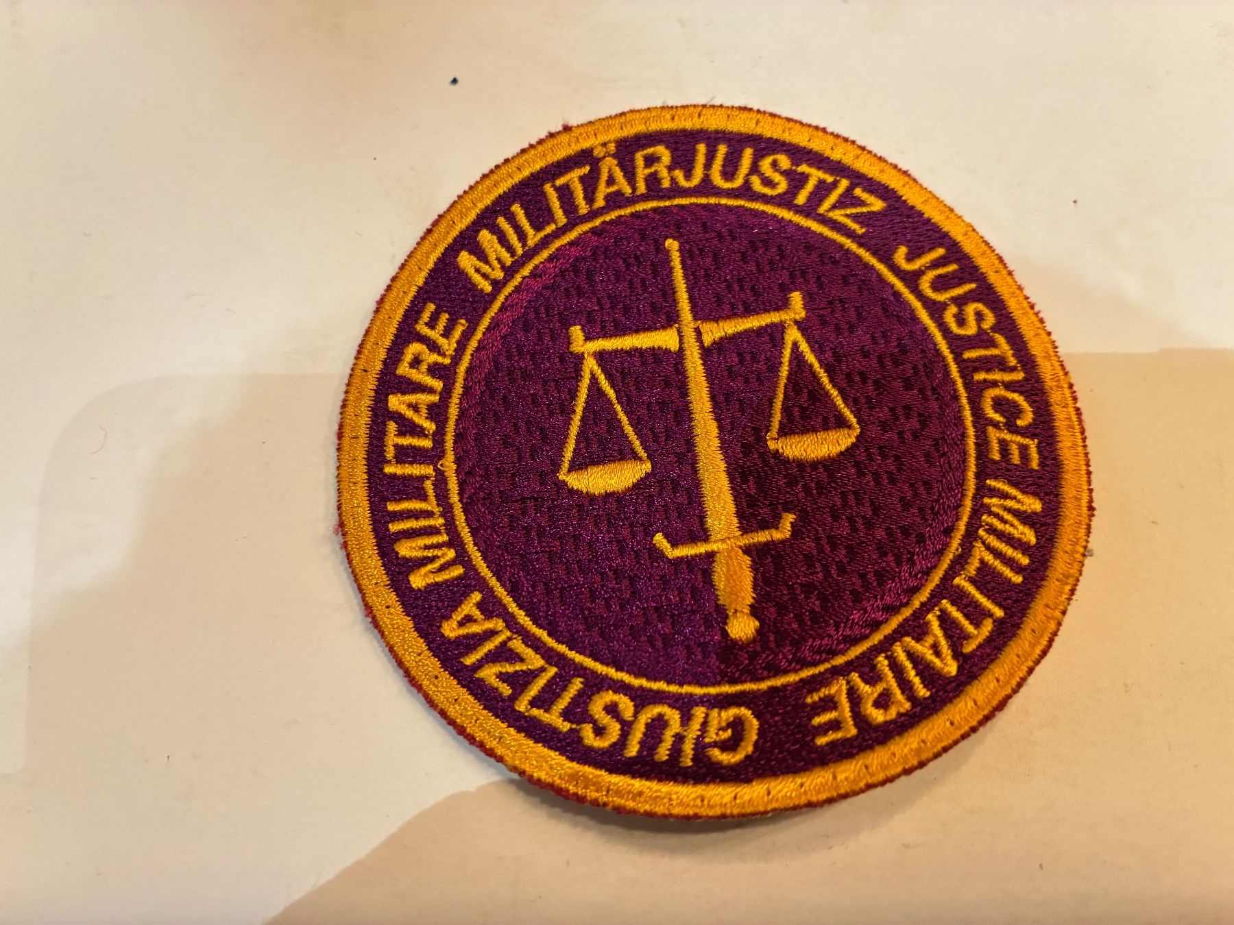 Schweizer Armee Placchette & Badge: Badge Militärjustiz – Usato da Oberiberg venduto da stab