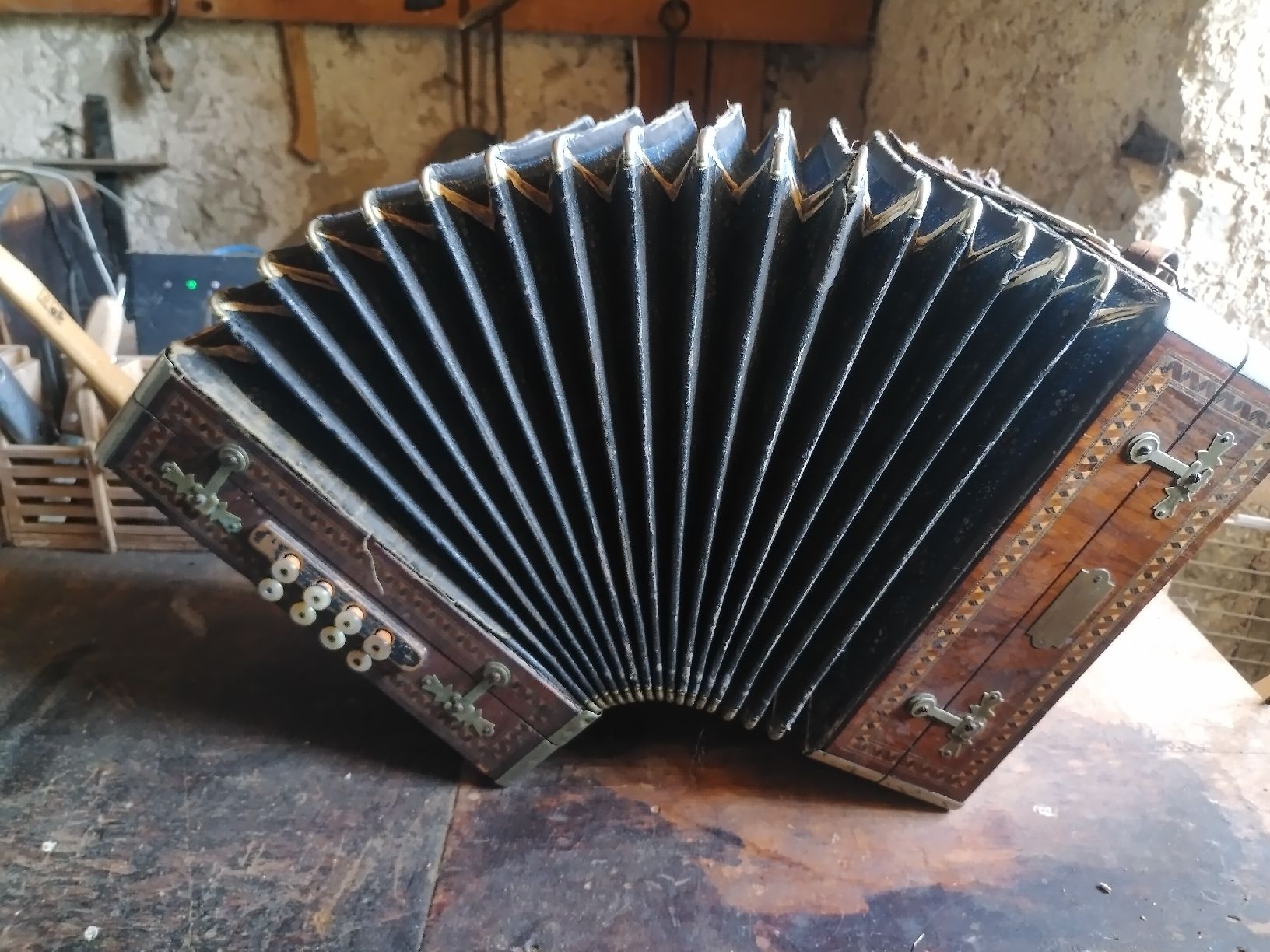 Musikinstrumente: accordéon Suisse – Gebraucht aus lignières von Fantomas43 3