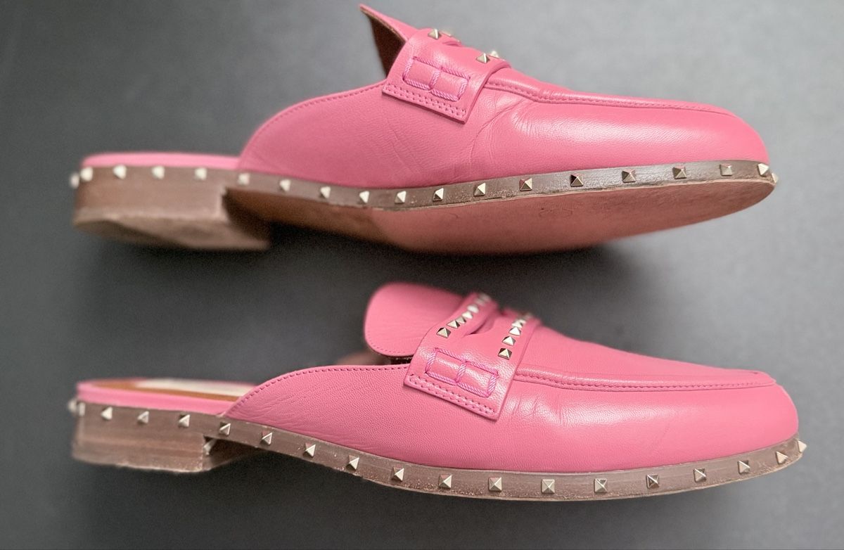 Valentino Herrenschuhe: Mules Valentino Garavani Rockstud roses taille 39 – Gebraucht aus Courgevaux von auxtrouvailles 1