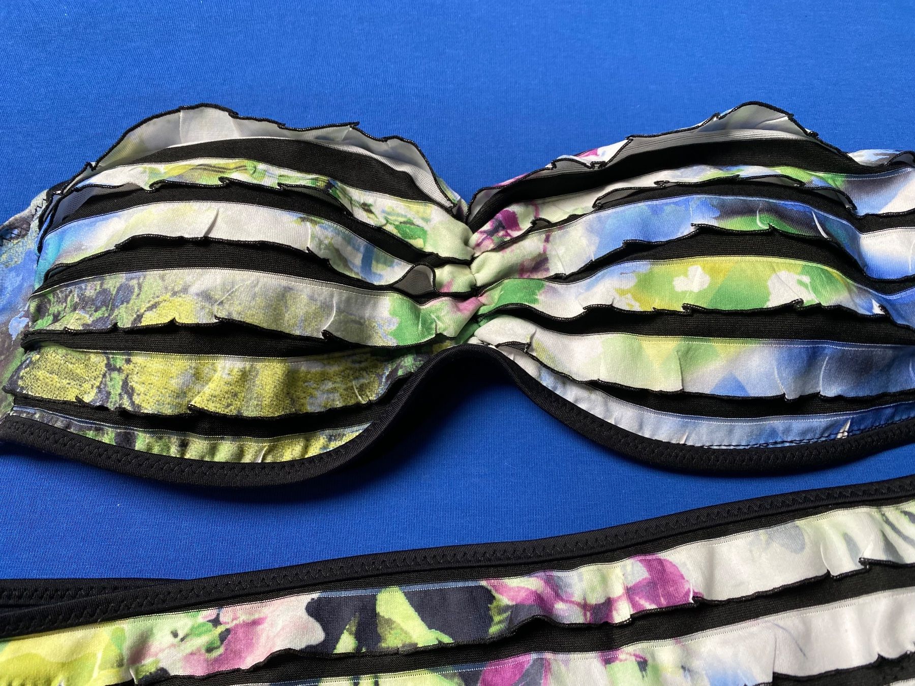 Costumi da bagno & Bikini: Schönes Bikini mehrfarbig – Nuovo (secondo la descrizione) da Bözberg venduto da RosmarieOb 1