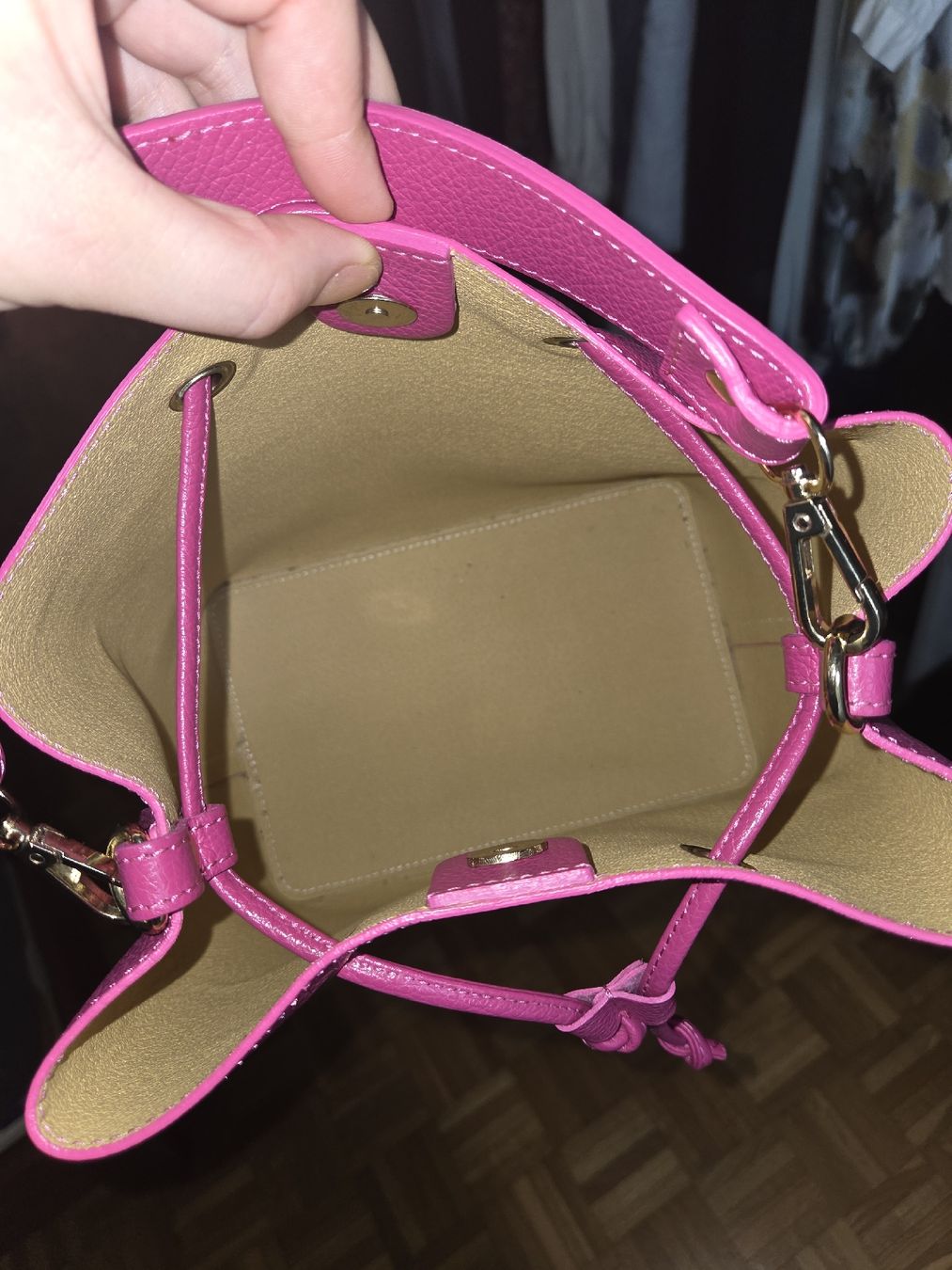 Borse da donna: Pinke Handtasche/Umhängetasche mit Wechselgurt, neuwertig – Nuovo (secondo la descrizione) da Adlikon b.Regensdf venduto da che_xxb9 6