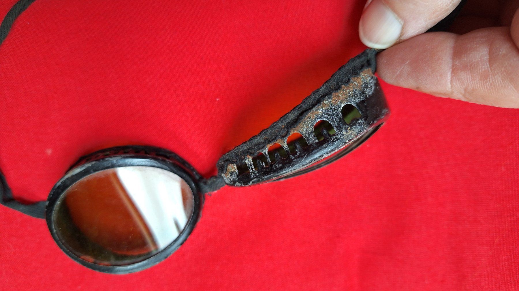 Occhiali & Lenti: antike Gletscherbrille in  Blechdose, von der Armee – Usato da Dornach venduto da majo8689 3