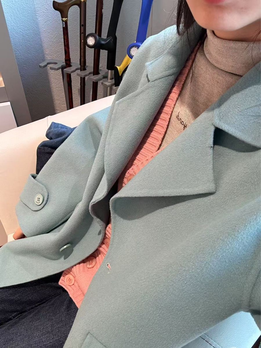Cappotti: Stylish Light Blue/Green Wool Blend Coat – Nuovo (secondo la descrizione) da Zürich venduto da Mmmico 1