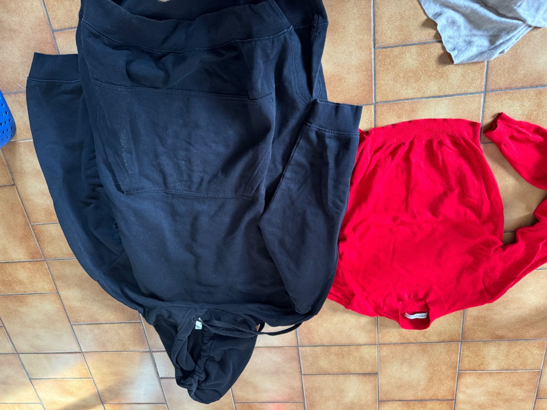 Maglioni & Felpe: Lot 4 pulls Taille S – Usato da Veyrier venduto da kimedovapa 2