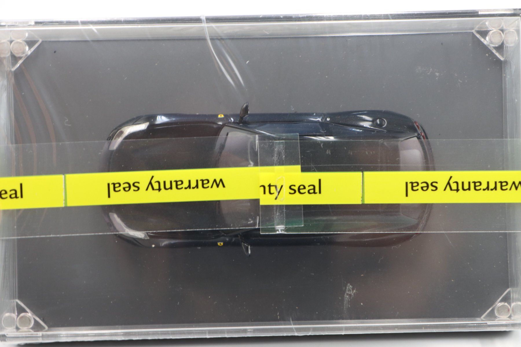 Ferrari Modellini d'auto: Ferrari GTC4 Lusso 2017 Owners Box 1:43 – Nuovo (secondo la descrizione) da Bühl b.Aarberg venduto da modelldiecast 8