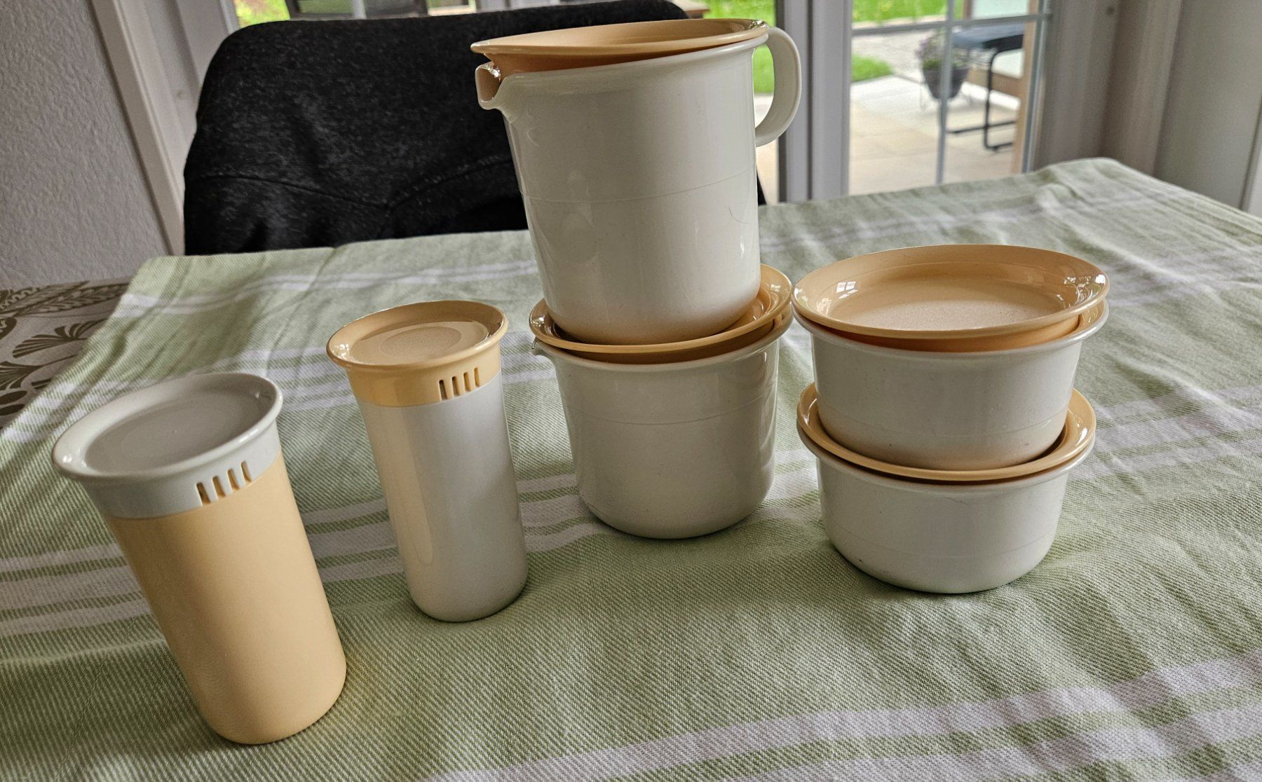 Tupperware Contenitori & Simili: Lot Tupperware service de table – Nuovo (secondo la descrizione) da Peyres-Possens venduto da vevette65 3