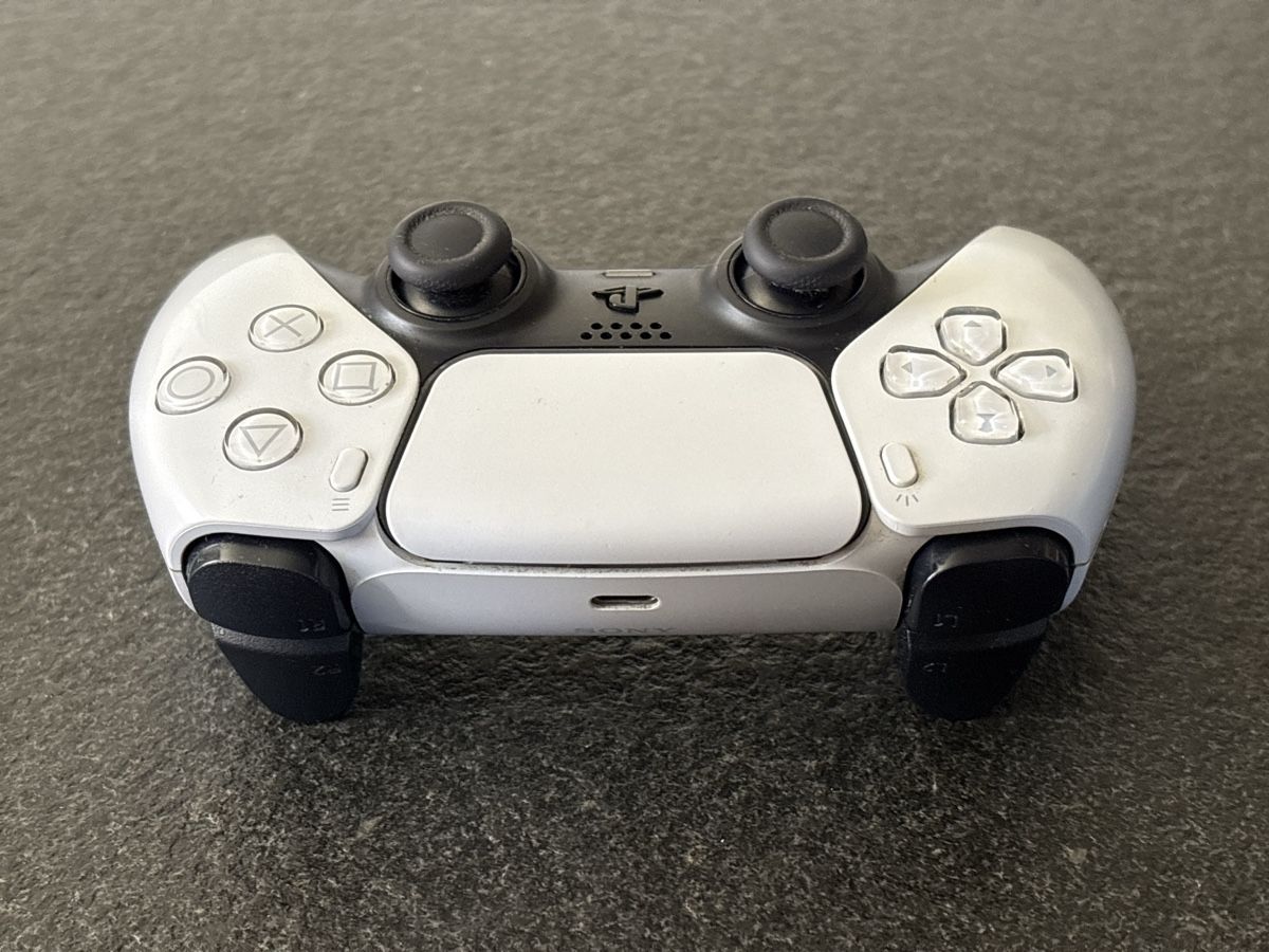 Sony Controller: Sony PlayStation 5 DualSense Controller weiss – Usato da Solothurn venduto da Jfk 1